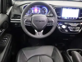 Chrysler Pacifica 2025 Select 4puertas Minivan