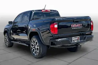 GMC Canyon 2023 4x4 AT4 4dr Crew Cab 5 ft. SB