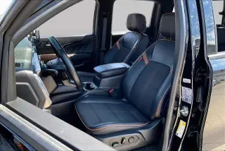 GMC Canyon 2023 4x4 AT4 4dr Crew Cab 5 ft. SB