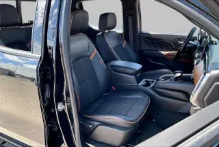 GMC Canyon 2023 4x4 AT4 4dr Crew Cab 5 ft. SB