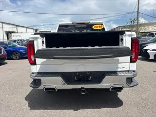 GMC Sierra 1500 2019 4x4 SLT 4 puertas Crew Cab 5.8 pies SB