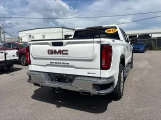 GMC Sierra 1500 2019 4x4 SLT 4 puertas Crew Cab 5.8 pies SB