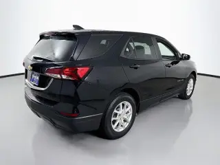 Chevrolet Equinox 2024 LS SUV de 4 puertas con 1LS
