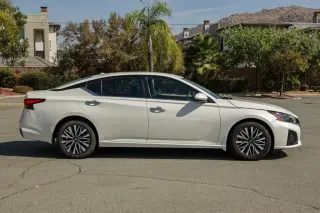 Nissan Altima 2023 2.5 SV 4dr Sedán