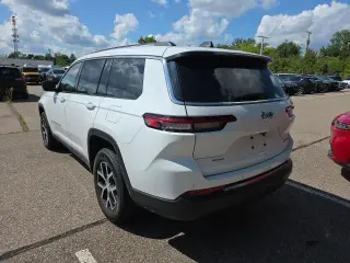 Jeep Grand Cherokee L 2023 4x4 Limited 4dr SUV