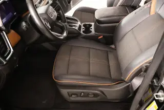 GMC Canyon 2024 4x4 AT4 4puertas Crew Cab 5 pies. SB