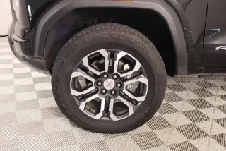 GMC Canyon 2024 4x4 AT4 4puertas Crew Cab 5 pies. SB