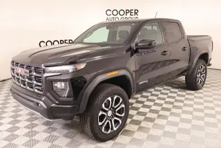 GMC Canyon 2024 4x4 AT4 4puertas Crew Cab 5 pies. SB
