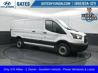 Furgoneta de carga Ford Transit 2017 150 3 puertas distancia entre ejes corta techo bajo con puertas laterales de pasajero 60/40