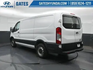 Furgoneta de carga Ford Transit 2017 150 3 puertas distancia entre ejes corta techo bajo con puertas laterales de pasajero 60/40