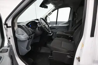Furgoneta de carga Ford Transit 2017 150 3 puertas distancia entre ejes corta techo bajo con puertas laterales de pasajero 60/40