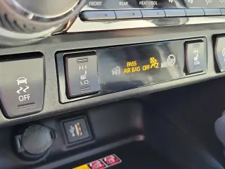 Toyota RAV4 2023 AWD XLE Premium 4dr SUV