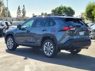 Toyota RAV4 2023 AWD XLE Premium 4dr SUV
