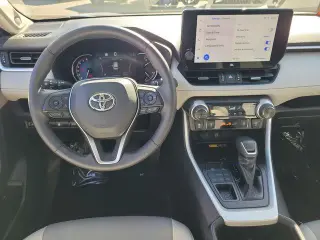 Toyota RAV4 2023 AWD XLE Premium 4dr SUV