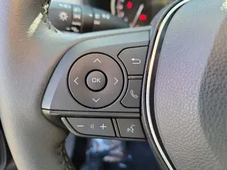 Toyota RAV4 2023 AWD XLE Premium 4dr SUV