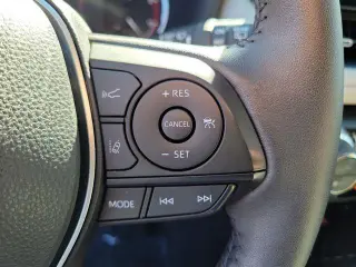 Toyota RAV4 2023 AWD XLE Premium 4dr SUV