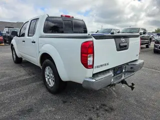 Nissan Frontier 2016 4x2 SV Cabina 4 puertas 5 ft. SB Camioneta 5A