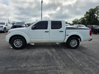 Nissan Frontier 2016 4x2 SV Cabina 4 puertas 5 ft. SB Camioneta 5A