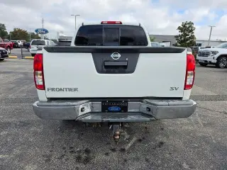 Nissan Frontier 2016 4x2 SV Cabina 4 puertas 5 ft. SB Camioneta 5A