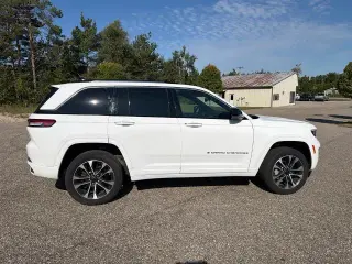 Jeep Grand Cherokee 2023 4x4 Overland 4dr SUV