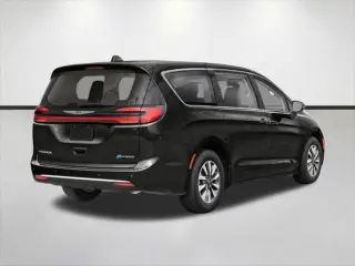 Chrysler Pacifica Híbrido enchufable 2024 Pinnacle 4pt Minivan