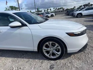 Honda Accord 2024 LX 4dr Sedán