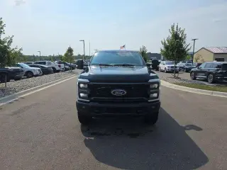 Ford F-350 Super Duty 2023 4x4 XLT 4dr Crew Cab 6.8 ft. SB SRW Pickup
