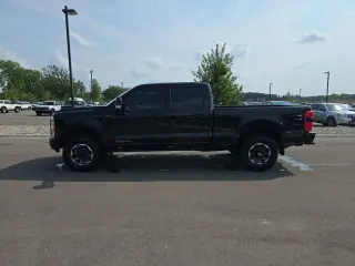 Ford F-350 Super Duty 2023 4x4 XLT 4dr Crew Cab 6.8 ft. SB SRW Pickup
