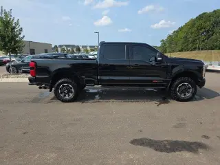 Ford F-350 Super Duty 2023 4x4 XLT 4dr Crew Cab 6.8 ft. SB SRW Pickup