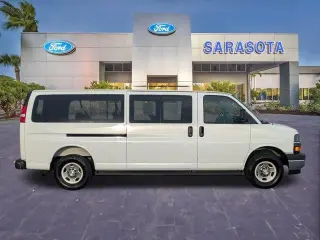 Chevrolet Express 2025 LT 3500 3dr Extended Passenger Van
