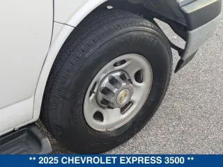 Chevrolet Express 2025 LT 3500 3dr Extended Passenger Van