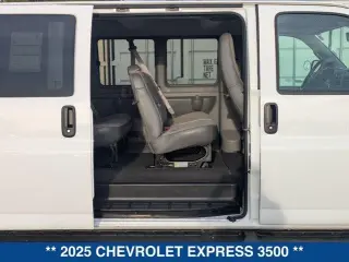 Chevrolet Express 2025 LT 3500 3dr Extended Passenger Van