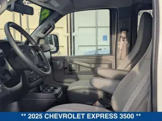 Chevrolet Express 2025 LT 3500 3dr Extended Passenger Van
