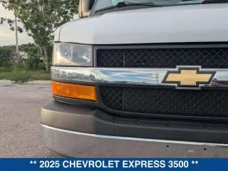 Chevrolet Express 2025 LT 3500 3dr Extended Passenger Van