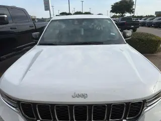 Jeep Grand Cherokee 2025 4x2 Laredo 4dr SUV
