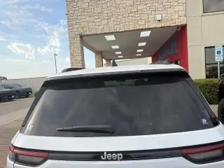 Jeep Grand Cherokee 2025 4x2 Laredo 4dr SUV