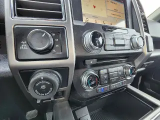 Ford F-150 2018 4x4 Platinum 4dr SuperCrew 5.5 ft. SB