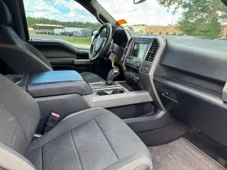 Ford F-150 2019 4x4 Raptor 4dr SuperCrew 5.5 ft. SB