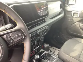Jeep Gladiator 2025 4x4 Sport 4dr Cabina de Crew 5.0 ft. SB