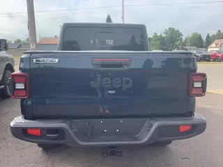 Jeep Gladiator 2025 4x4 Sport 4dr Cabina de Crew 5.0 ft. SB