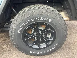 Jeep Gladiator 2025 4x4 Sport 4dr Cabina de Crew 5.0 ft. SB