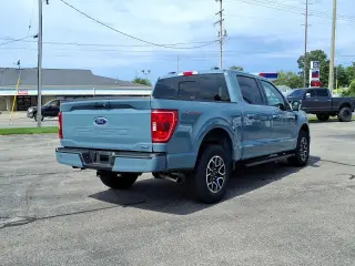 Ford F-150 2023 4x4 XLT 4dr SuperCrew con motor 5.5 ft. SB