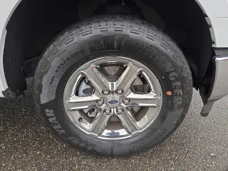 Ford F-150 2025 4x4 XLT 4 puertas SuperCrew 5.5 pies. SB