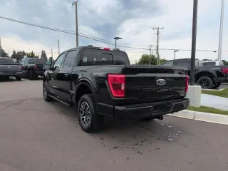 Ford F-150 2023 4x4 XLT 4 puertas SuperCrew 5.5 pies. SB