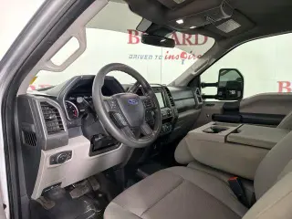 Ford F-350 Super Duty 2020 4x4 XL 4dr Crew Cab 8 ft. LB DRW Pickup