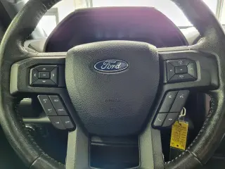 Ford F-150 2017 4x4 XLT 4dr SuperCrew 5.5 ft. SB