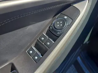Ford Explorer 2023 AWD XLT SUV de 4 puertas