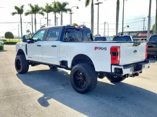 Ford F-250 Super Duty 2023 4x4 XL 4dr Crew Cab 6.8 ft. SB Pickup