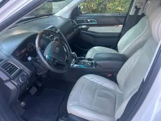 Ford Explorer 2016 AWD Platinum 4dr SUV
