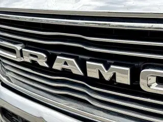 Ram 1500 2019 4x4 Laramie 4dr Crew Cab 5.6 ft. SB Pickup